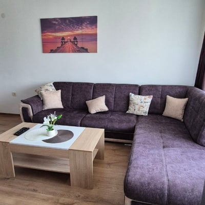 Vermietung einer geräumigen 4-Zimmer-Wohnung mit Meerblick, Stadtteil Chaika, Varna, Bulgarien